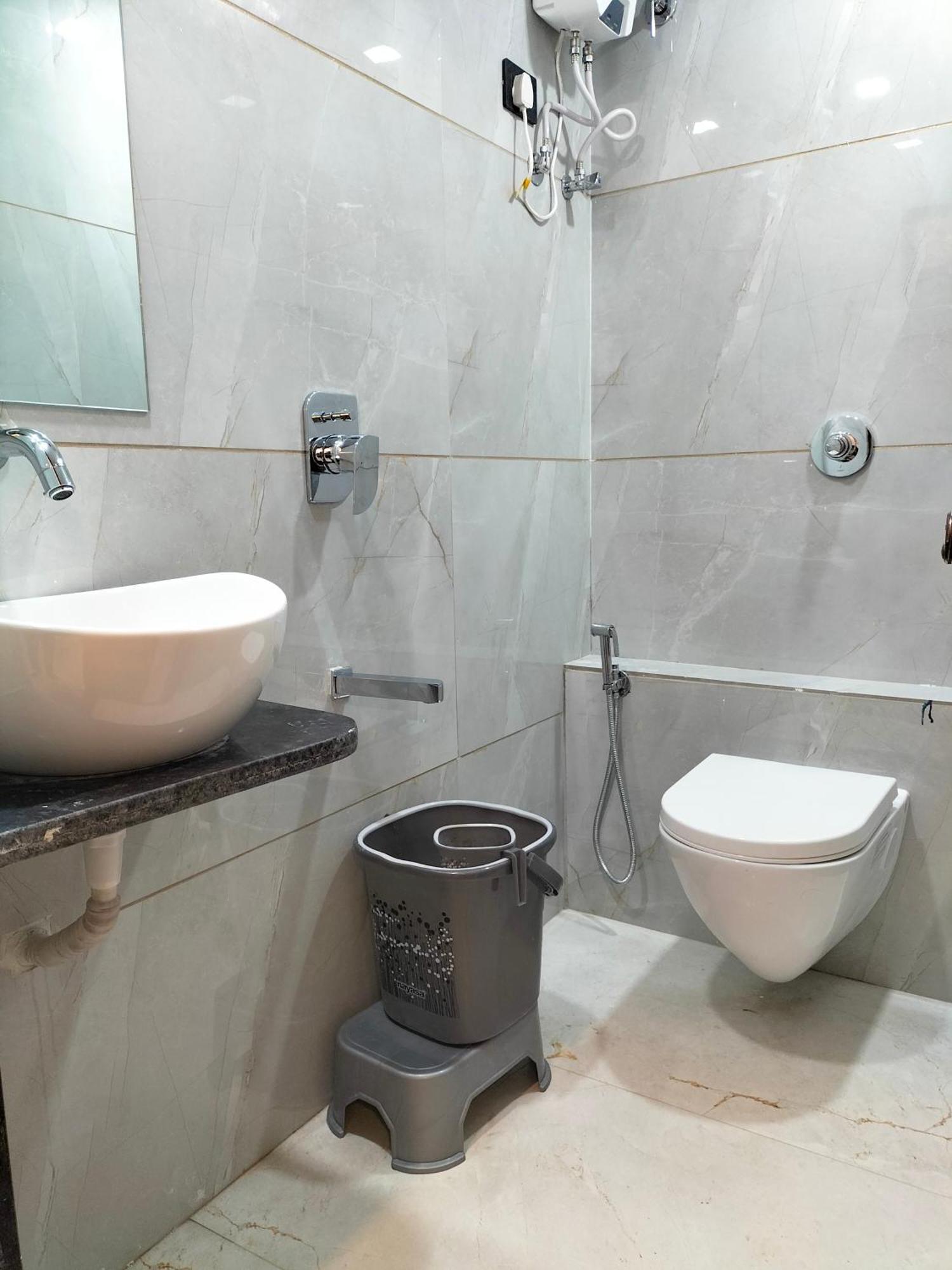 אחמדאבאד Hotel Paris Plaza מראה חיצוני תמונה