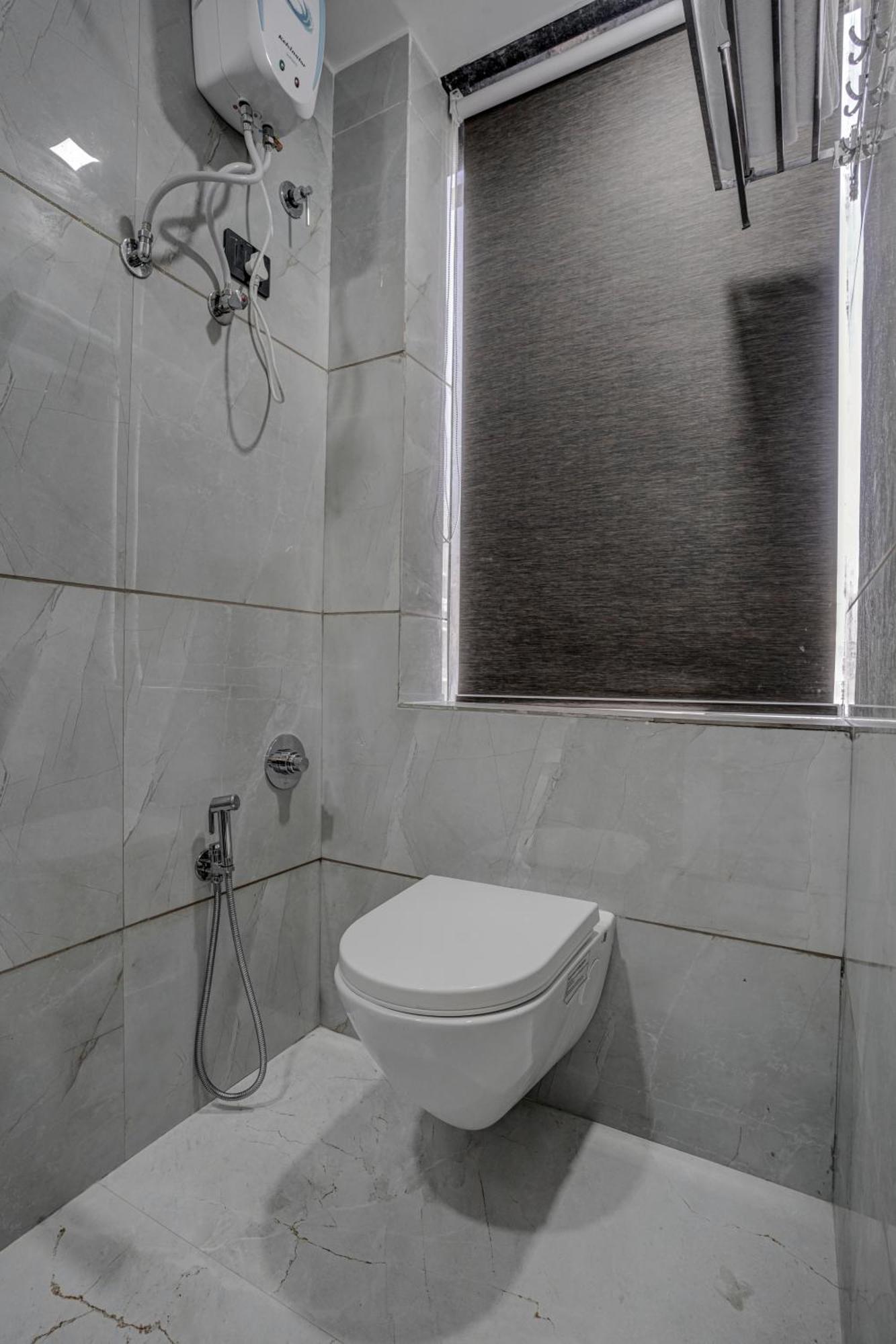 אחמדאבאד Hotel Paris Plaza מראה חיצוני תמונה