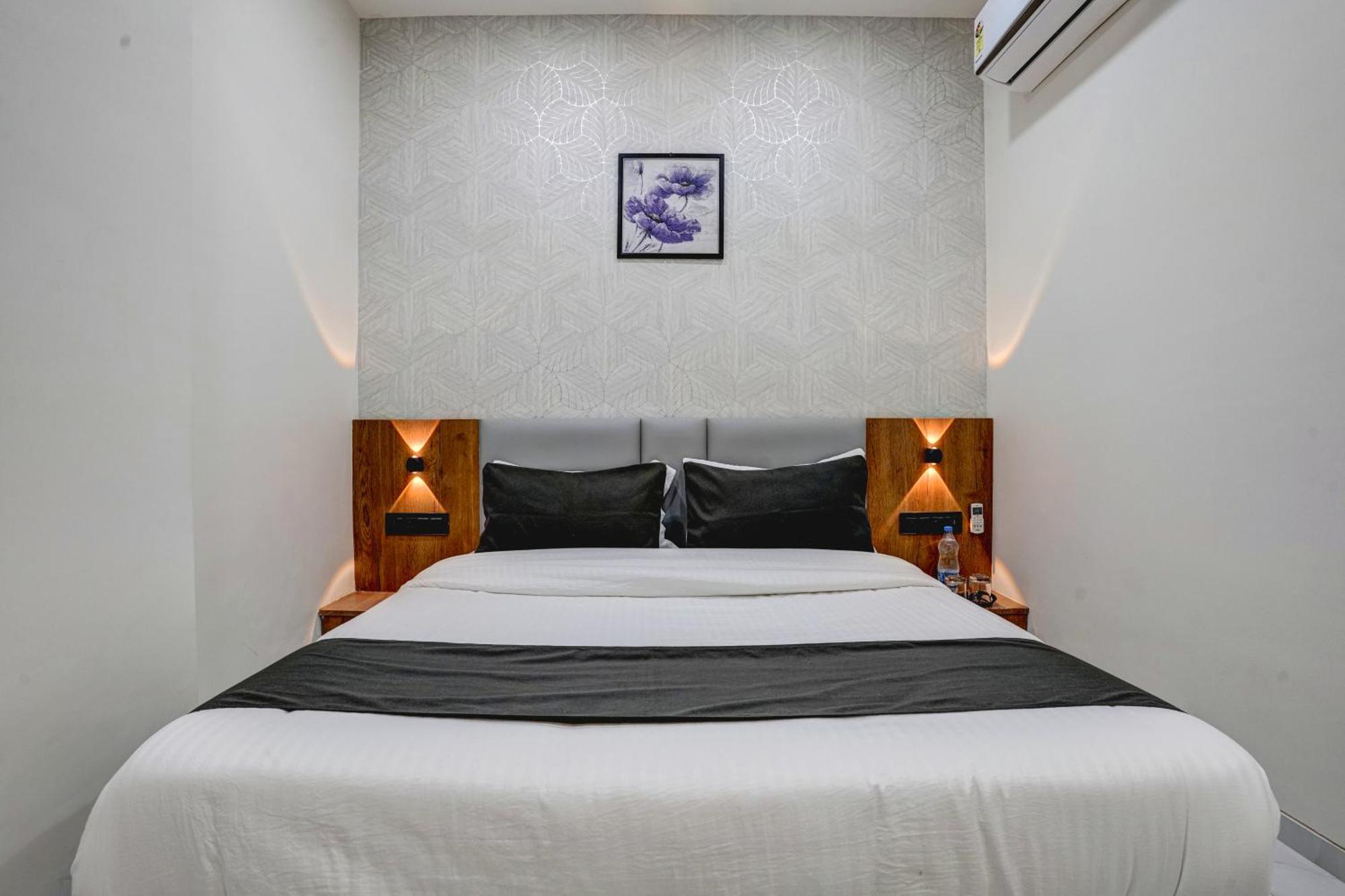 אחמדאבאד Hotel Paris Plaza מראה חיצוני תמונה