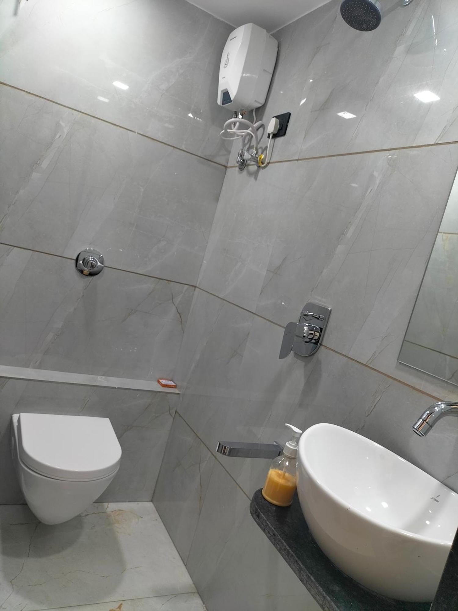 אחמדאבאד Hotel Paris Plaza מראה חיצוני תמונה